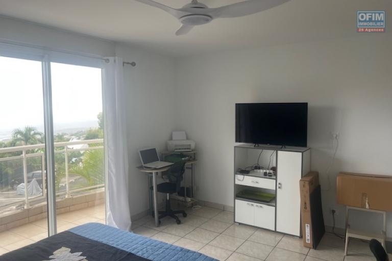 A louer jolie petit studio proche du lycée des AVIRONS