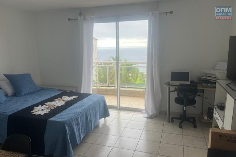 A louer jolie petit studio proche du lycée des AVIRONS