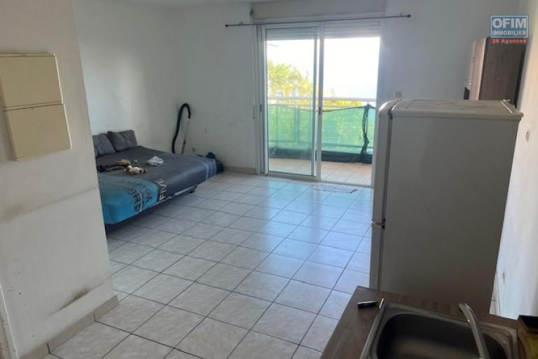 A louer jolie petit studio proche du lycée des AVIRONS