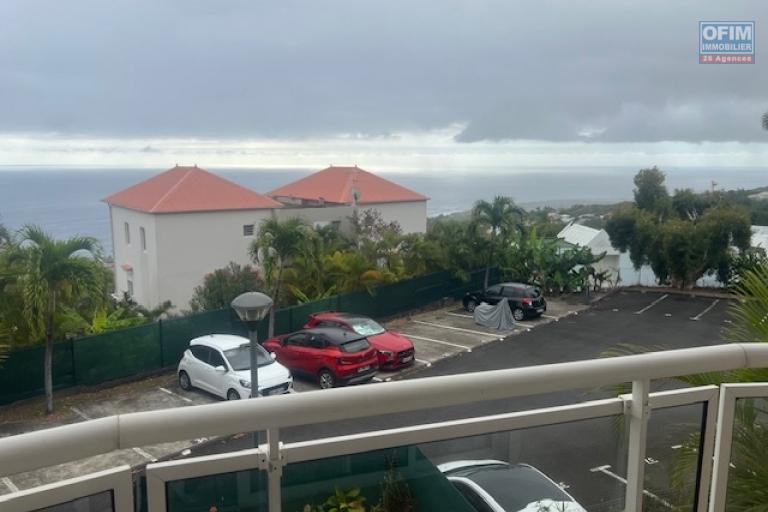 A louer jolie petit studio proche du lycée des AVIRONS