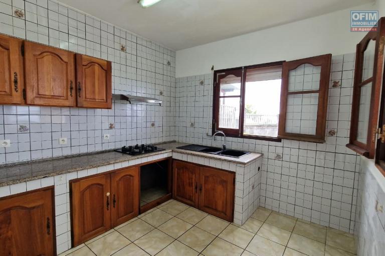 A LOUER : Maison F4 avec vue mer et montagne.