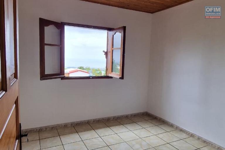 A LOUER : Maison F4 avec vue mer et montagne.