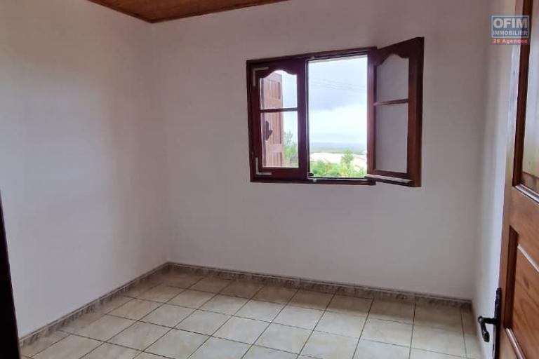 A LOUER : Maison F4 avec vue mer et montagne.