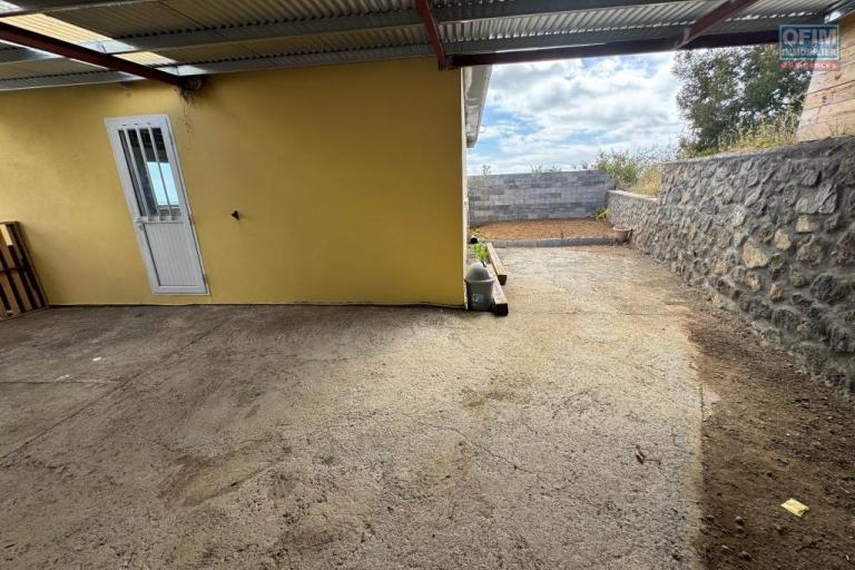 A louer jolie villa de type F4 Piton Hyacinthe la Plaine des Cafres