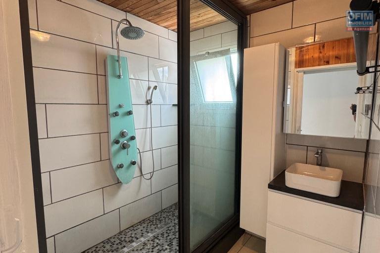 A louer jolie villa de type F4 Piton Hyacinthe la Plaine des Cafres