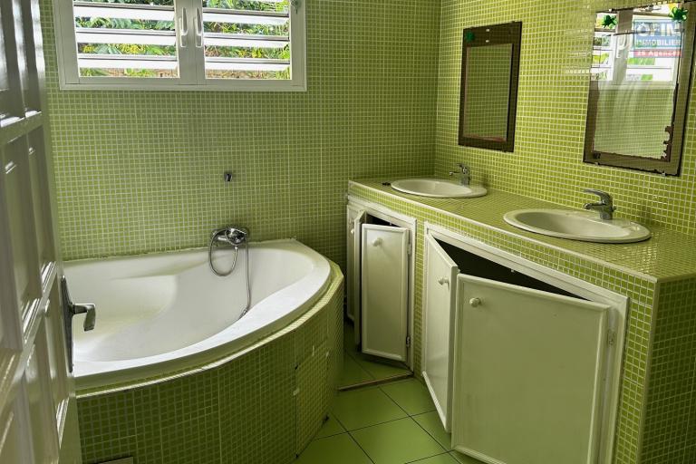 A louer jolie villa de type F4 dans lotissement résidentiel