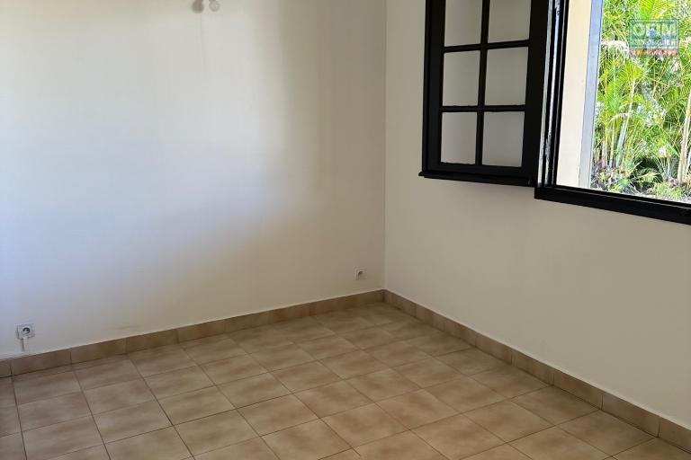 A louer villa F4 avec grand jardin clôturée sur lotissement résidentiel à champ-borne