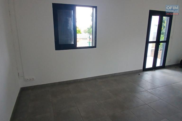 A LOUER Maison de type F4 entièrement rénovée sur Saint-Gilles Les Hauts