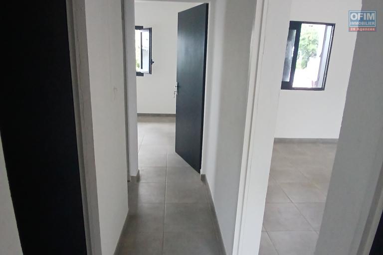 A LOUER Maison de type F4 entièrement rénovée sur Saint-Gilles Les Hauts