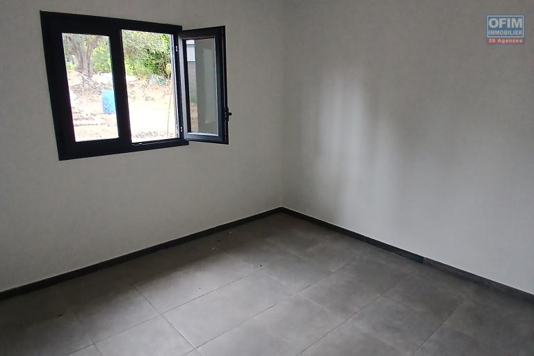 A LOUER Maison de type F4 entièrement rénovée sur Saint-Gilles Les Hauts