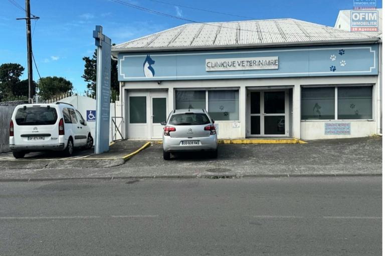 GRAND LOCAL COMMERCIAL/ PROFESSIONNEL PROXIMITÉ  DU CENTRE VILLE