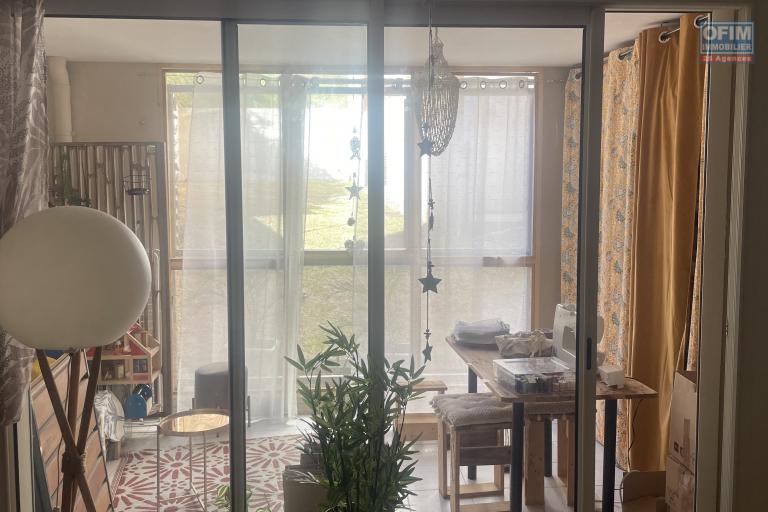 A vendre appartement T2 ,refait récemment, centre de  La Montagne,à proximité de tous les commerces, écoles...