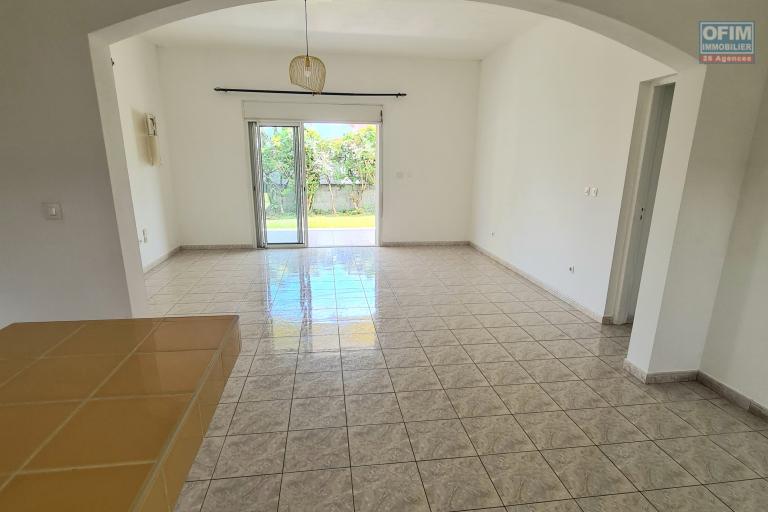 GRANDE MAISON DE 110 M2, AVEC 3 CHAMBRES, JARDIN, TERRASSE