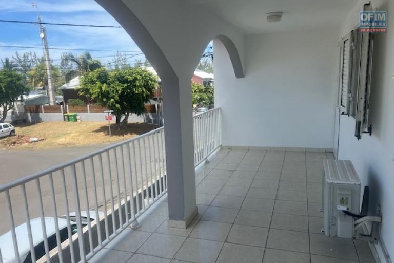 A louer villa F4 mitoyenne sur ETANG SALE LES BAINS.