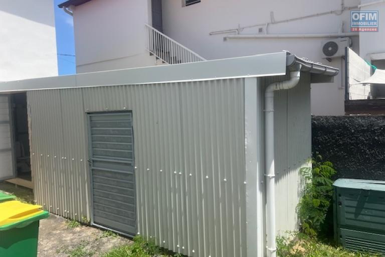 A louer villa F4 mitoyenne sur ETANG SALE LES BAINS.