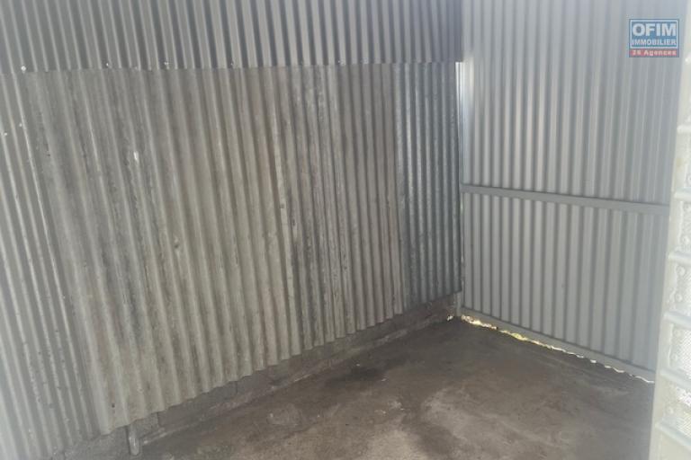 A louer villa F4 mitoyenne sur ETANG SALE LES BAINS.