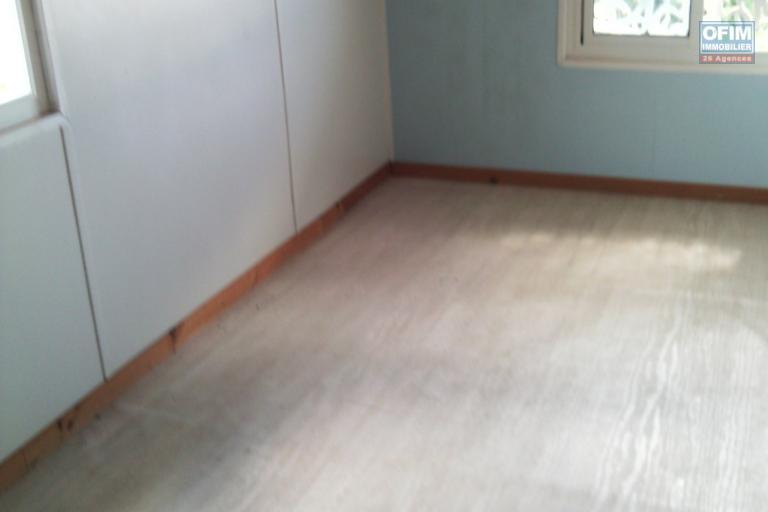 PETITE MAISON AVEC 2 CHAMBRES, JARDIN