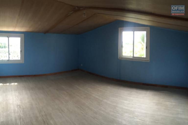 PETITE MAISON AVEC 2 CHAMBRES, JARDIN