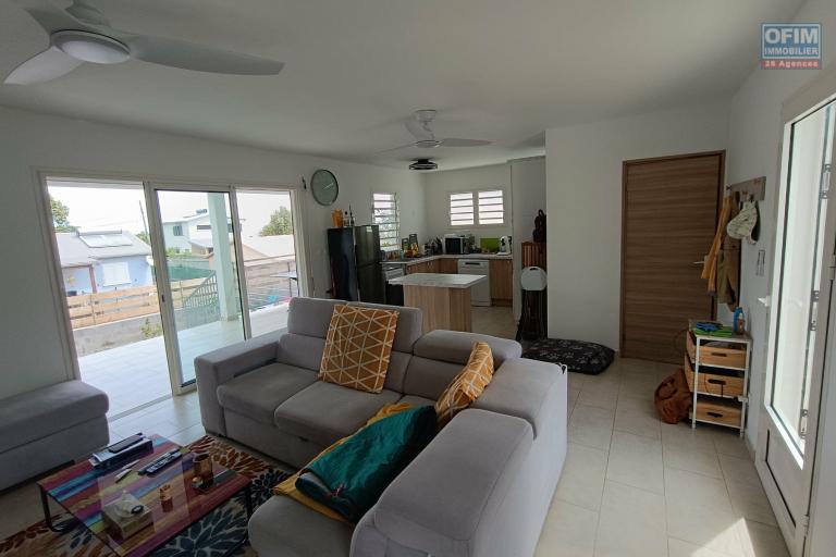 Villa T2/3 neuve en Duplex de 84 m² bâtie en 2025 sur un terrain 342 m² – Vue mer – Ravine des Cabris