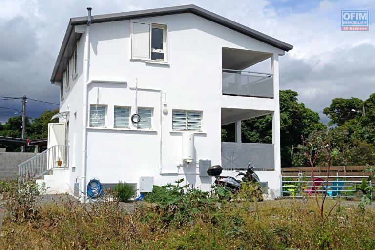 Villa T2/3 neuve en Duplex de 84 m² bâtie en 2025 sur un terrain 342 m² – Vue mer – Ravine des Cabris