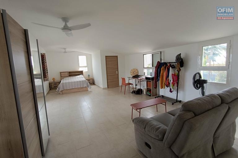 Villa T2/3 neuve en  Duplex de 84 m² – Terrain 342 m² – Vue mer – Ravine des Cabris