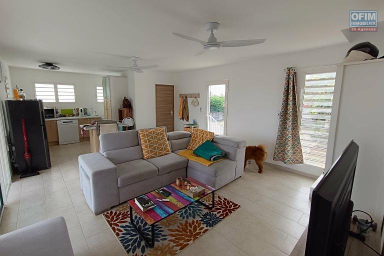 Villa T2/3 neuve en Duplex de 84 m² bâtie en 2025 sur un terrain 342 m² – Vue mer – Ravine des Cabris