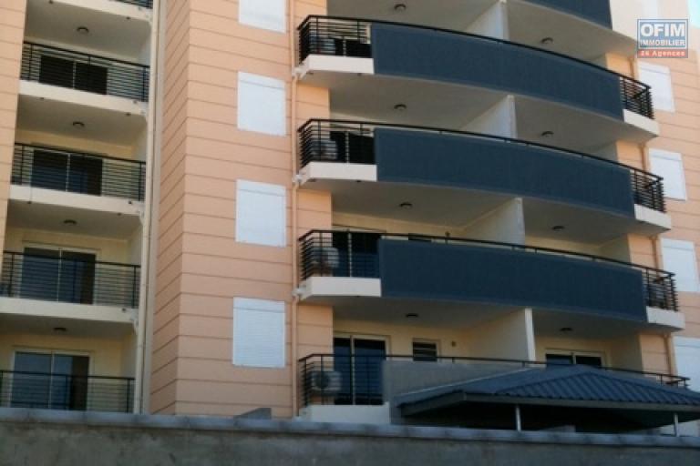 A LOUER STUDIO AVEC JARDIN DANS LA RESIDENCE COQUELICOTS