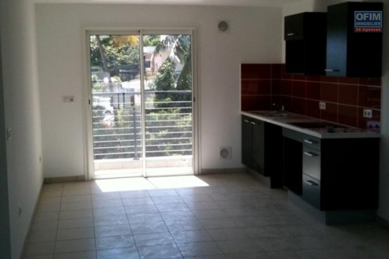 A LOUER STUDIO AVEC JARDIN DANS LA RESIDENCE COQUELICOTS