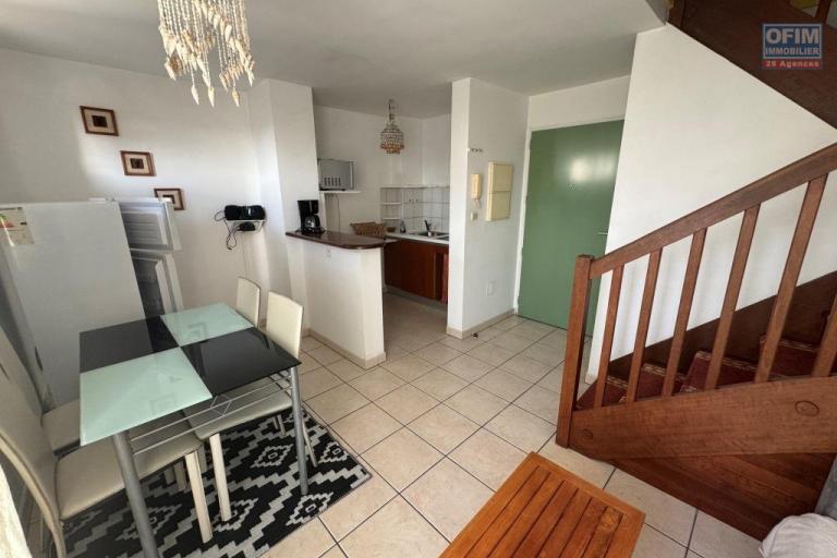 A louer joli appartement de type F2 MEUBLE duplex au Tampon proche centre ville