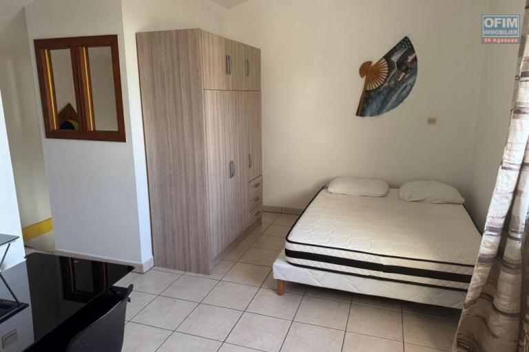 A louer joli appartement de type F2 MEUBLE duplex au Tampon proche centre ville