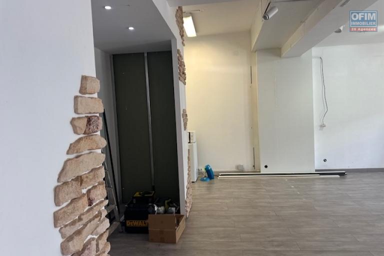 Local commercial 63m2 plein centre ville Saint-Pierre
