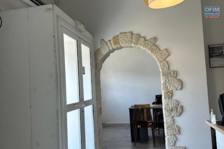 Local commercial 63m2 plein centre ville Saint-Pierre