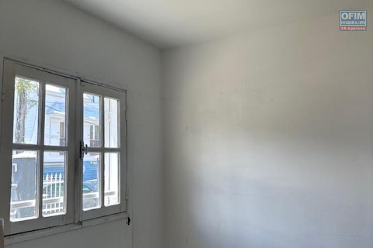 Local commercial 63m2 plein centre ville Saint-Pierre