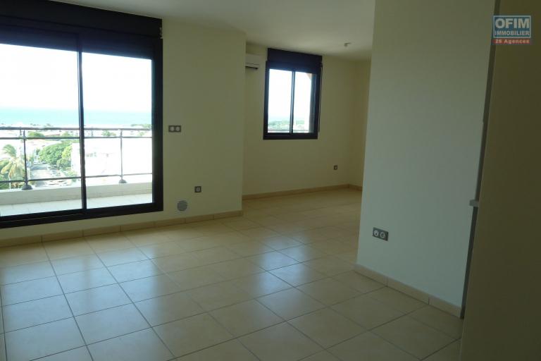 A louer grand T1 bis à STE CLOTILDE residence Lobellia