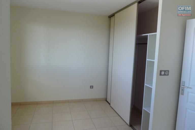 A louer grand T1 bis à STE CLOTILDE residence Lobellia