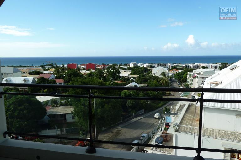 A louer grand T1 bis à STE CLOTILDE residence Lobellia