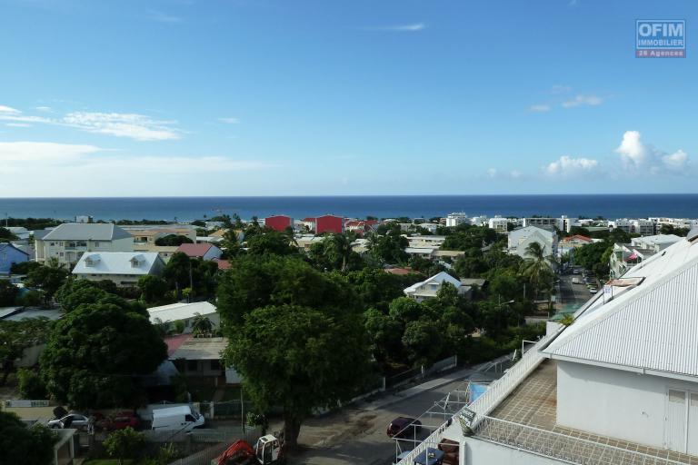 A louer grand T1 bis à STE CLOTILDE residence Lobellia