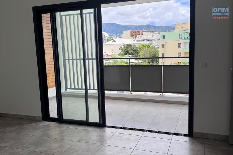 A louer très bel appartement sur la résidence ETOILE DE MER à Sainte Clotilde.