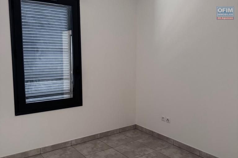 A louer très bel appartement sur la résidence ETOILE DE MER à Sainte Clotilde.