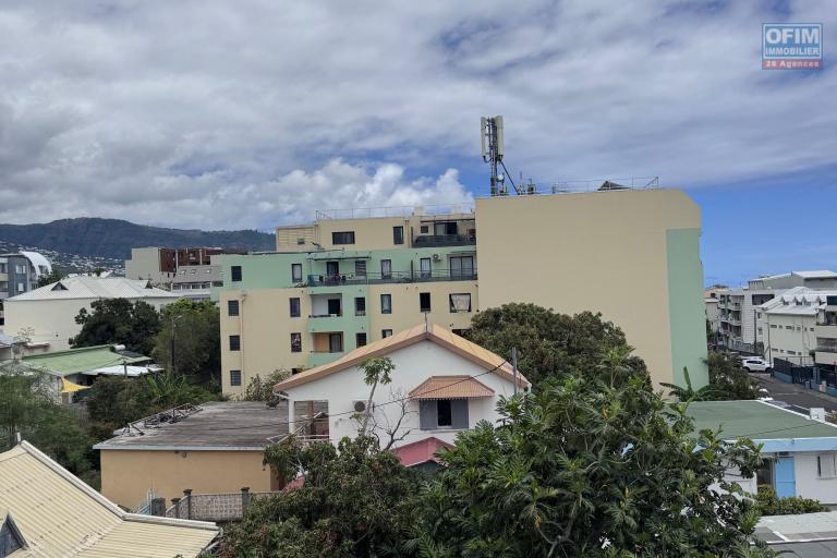 A louer très bel appartement sur la résidence ETOILE DE MER à Sainte Clotilde.