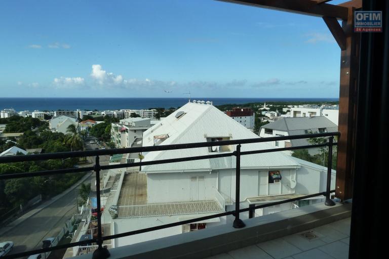 A louer grand studio à STE CLOTILDE dans la residence LOBELLIA