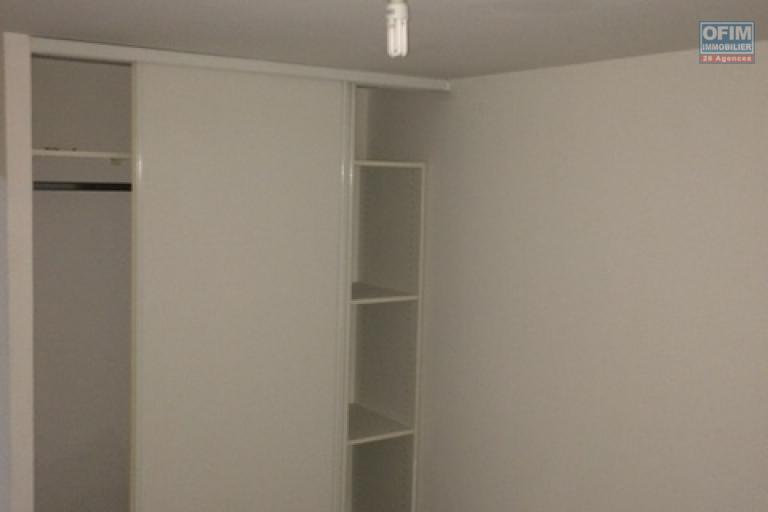 A vendre T2 en RDJ dans la residence Clipperton plein centre de La Montagne,