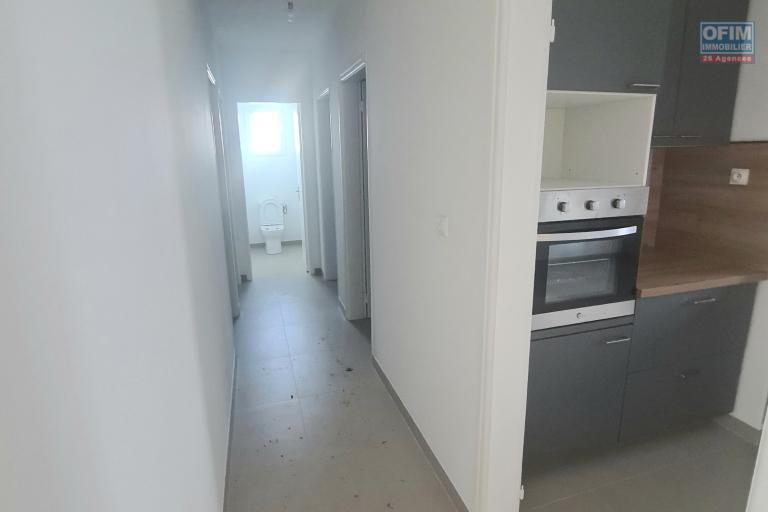 GRANDE MAISON ENTIEREMENT RÉNOVÉE 3 CHAMBRES, CUSINE NEUVE, JARDIN CLOTURÉ