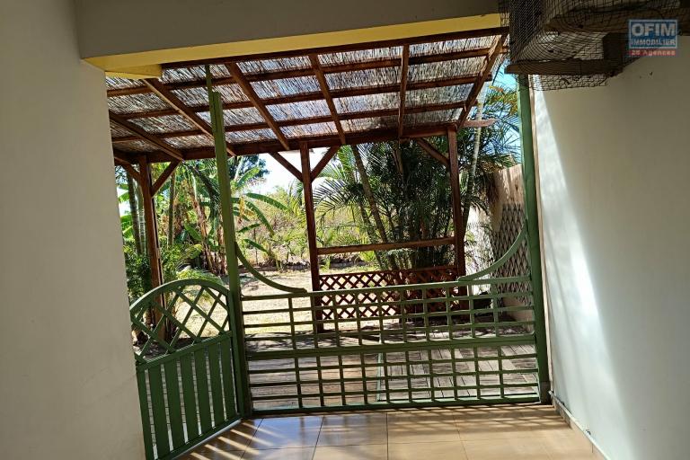 Charmante Villa 3 chambres avec jardin  Ravine des Cabris - varangue et pergola