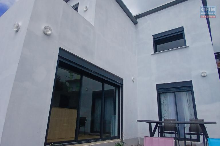 A LOUER Maison neuve NON MEUBLEE de type F4 à Trois Bassins