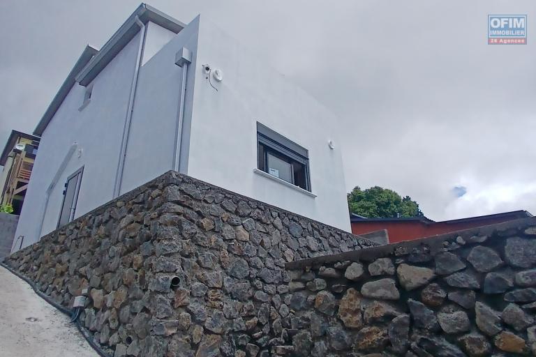 A LOUER Maison neuve NON MEUBLEE de type F4 à Trois Bassins