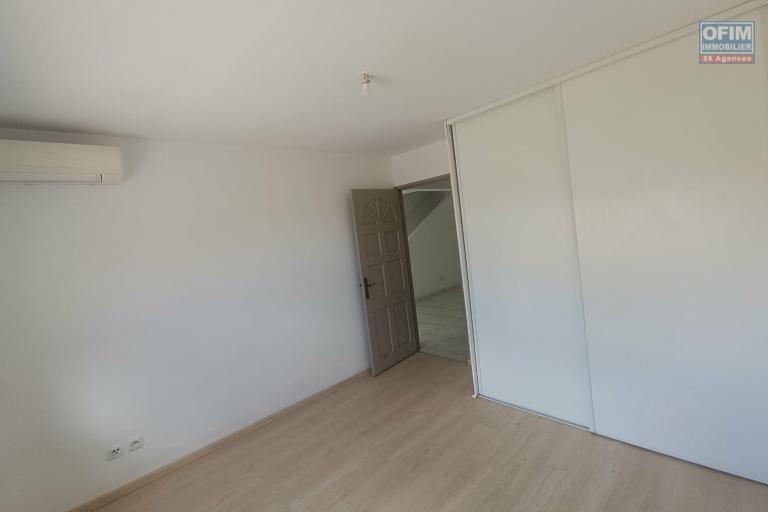 Villa T4 en duplex &ndash; 93 m&sup2; &ndash; Ligne des Bambous