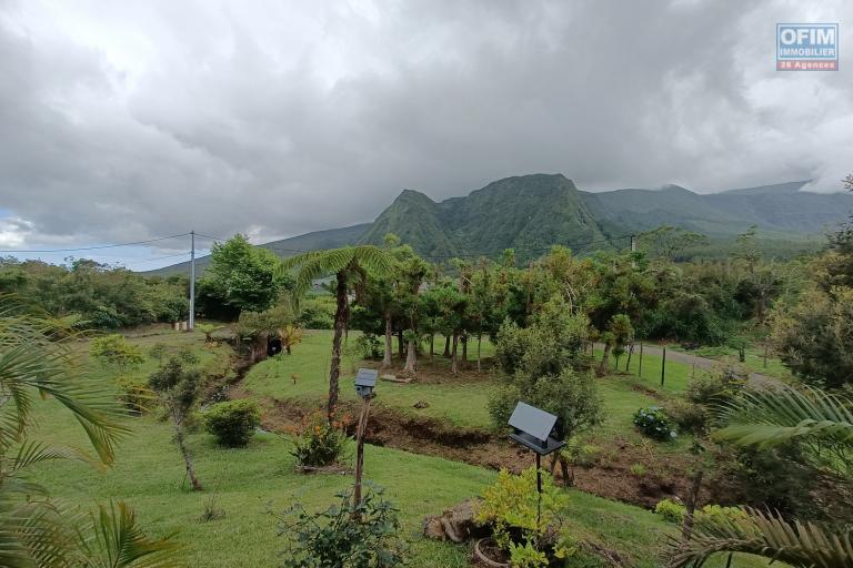 A vendre exceptionnelle Villa de 80 m2 sur un terrain de 3100 m2 &agrave; la PLaine des Palmistes