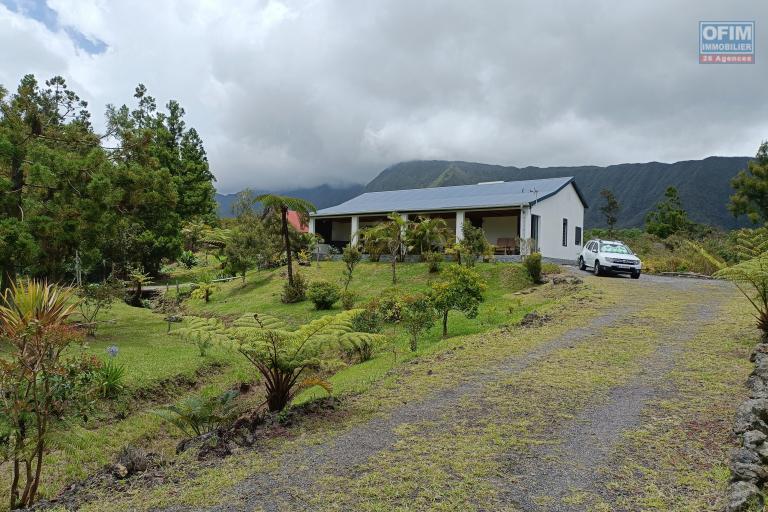 A vendre exceptionnelle Villa de 80 m2 sur un terrain de 3100 m2 &agrave; la PLaine des Palmistes