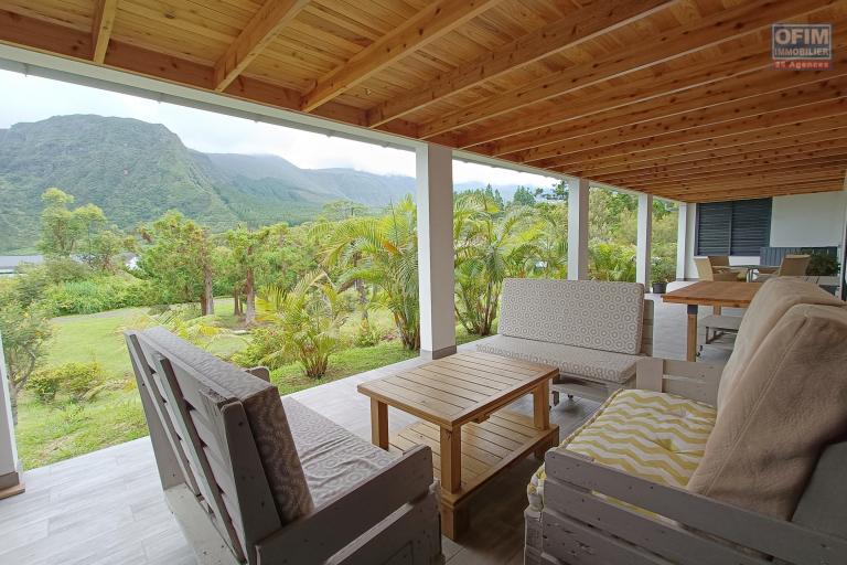 A vendre exceptionnelle Villa de 80 m2 sur un terrain de 3100 m2 &agrave; la PLaine des Palmistes